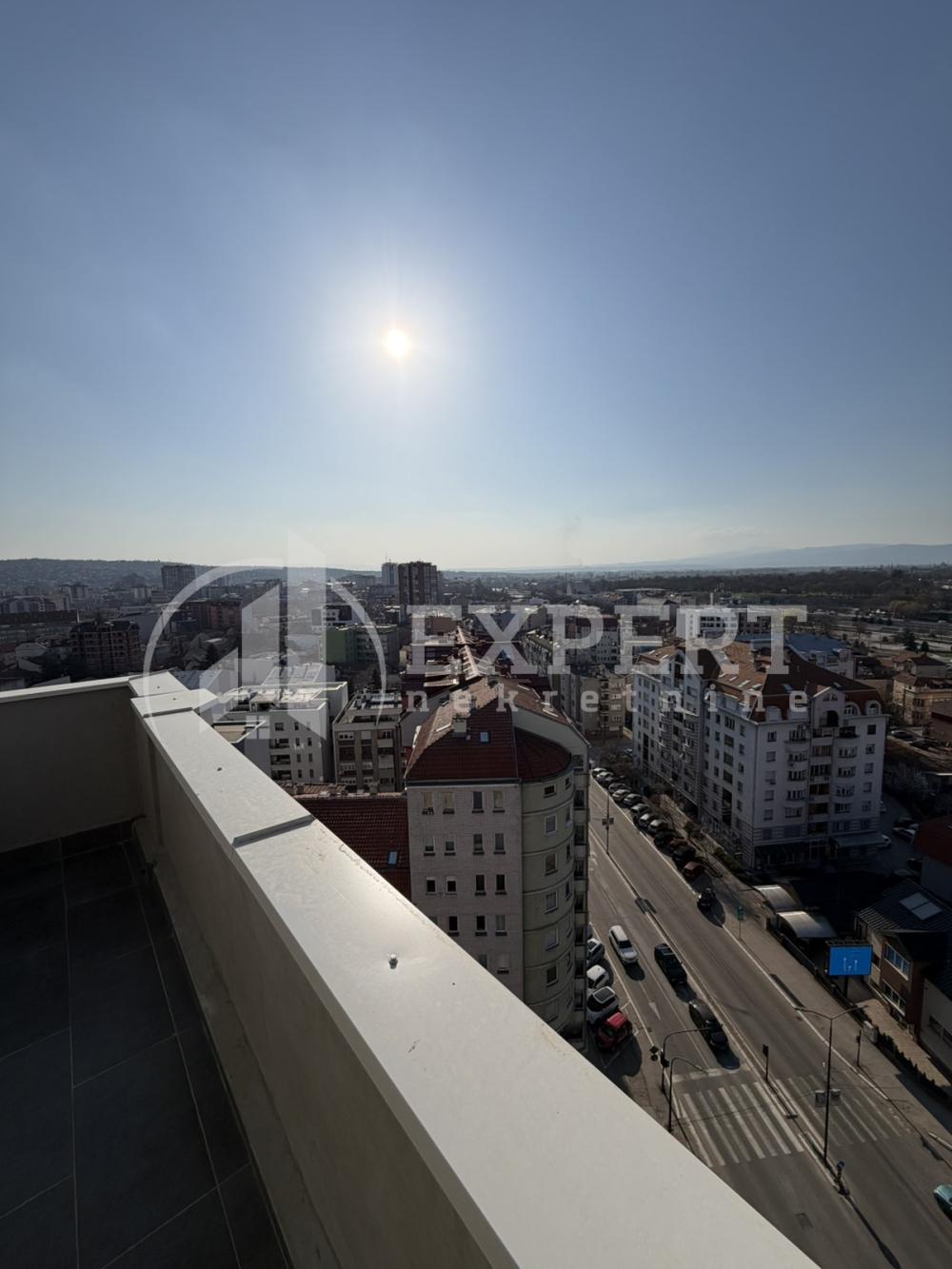 Slika 5 - Stan u zgradi, uknjižen, grejanje na struju, oglas ID p-016066