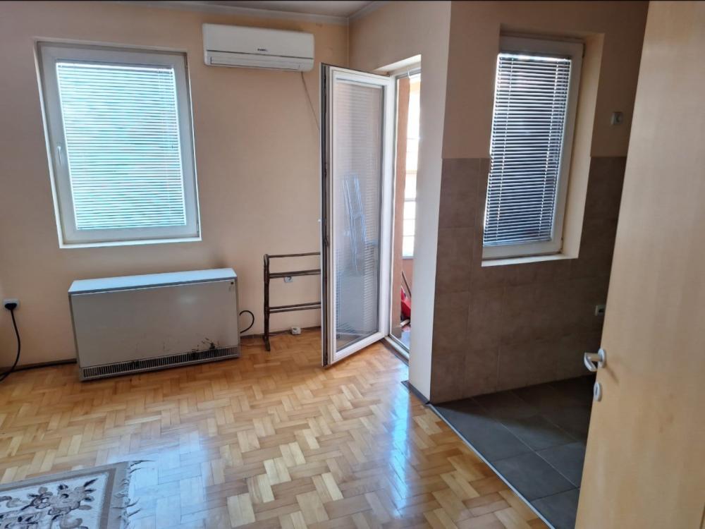 Glavna slika -Komforan 2.5 stan u Durlanu