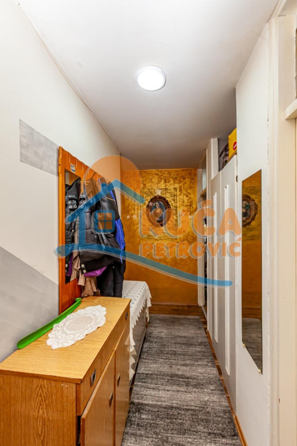 Slika 7 - Stan u zgradi, grejanje na struju, oglas ID p-016054