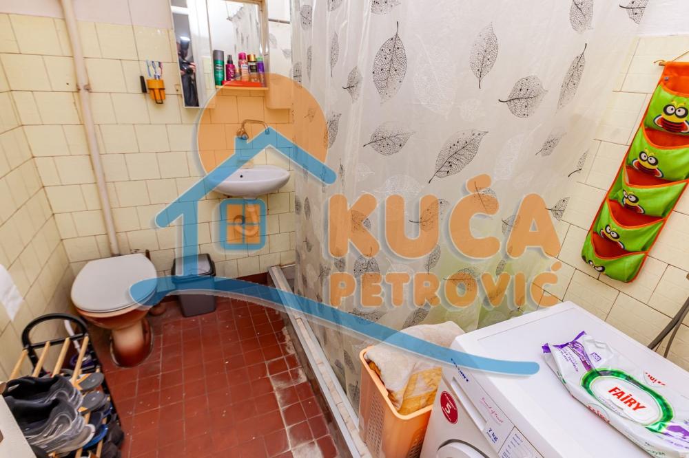 Slika 6 - Stan u zgradi, grejanje na struju, oglas ID p-016054