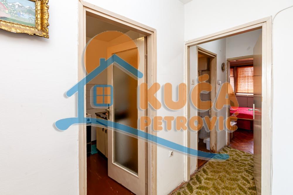 Slika 6 - Stan u zgradi, oglas ID p-016109