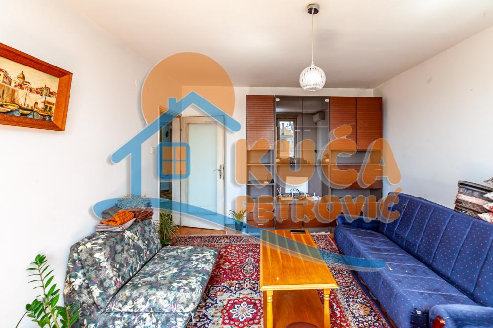 Slika 1 - Stan u zgradi, oglas ID p-016109