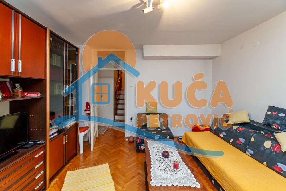 Slika 1 - Stan u zgradi, uknjižen, centralno grejanje, oglas ID p-016130