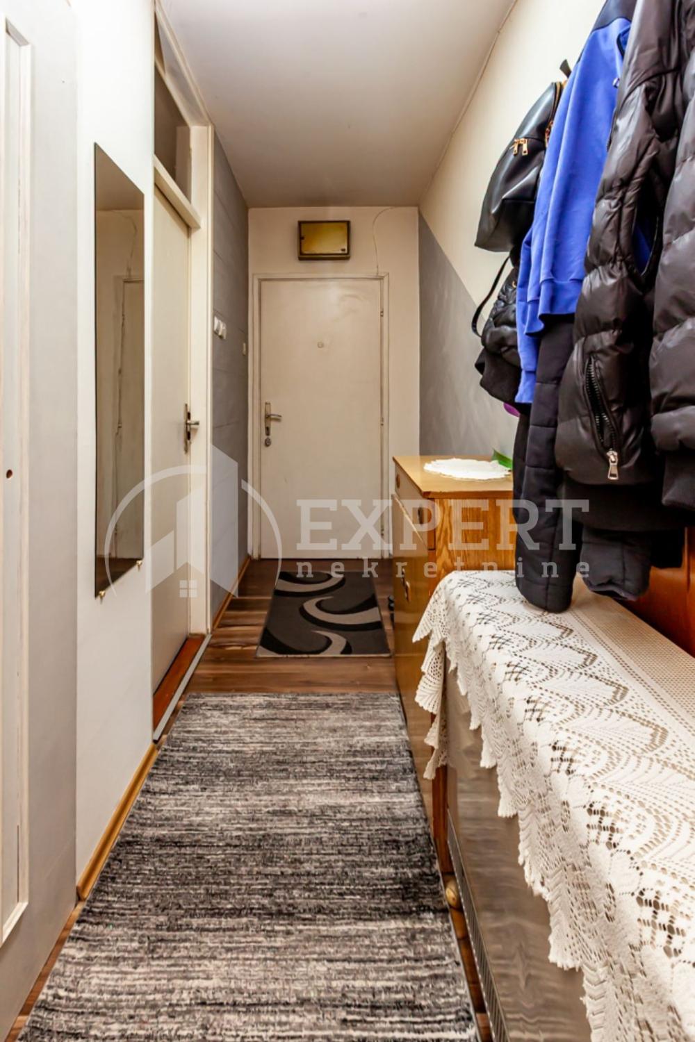 Slika 9 - Stan u zgradi, grejanje na struju, oglas ID p-016054