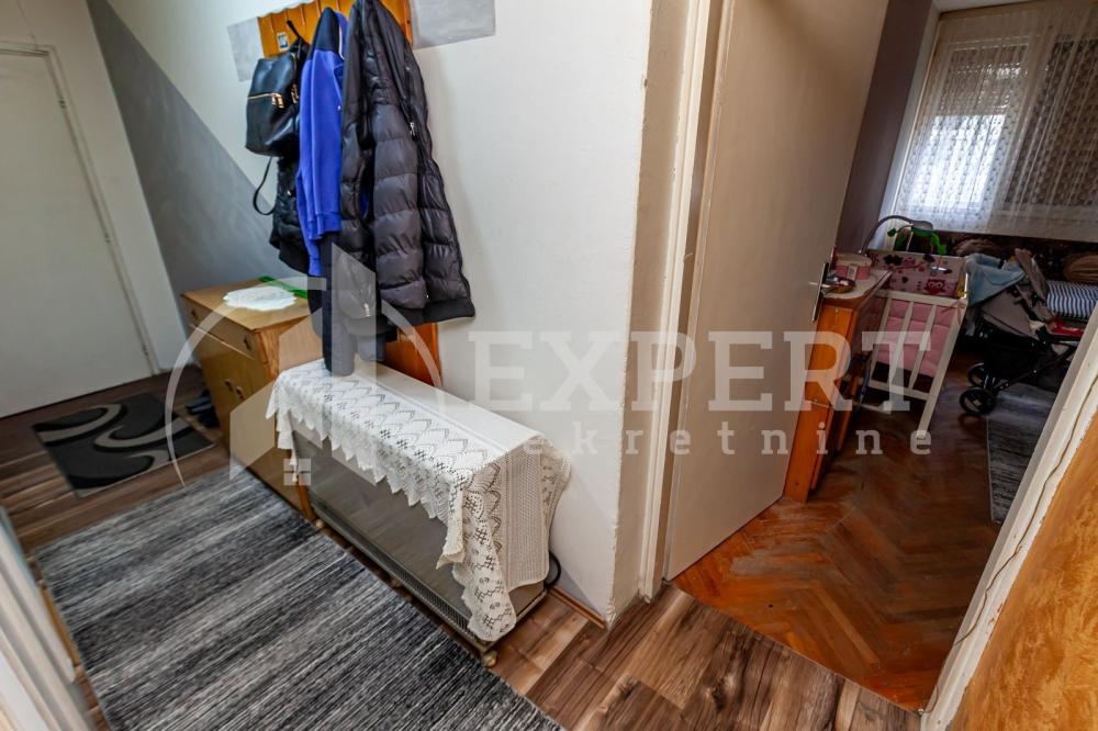 Slika 3 - Stan u zgradi, grejanje na struju, oglas ID p-016054