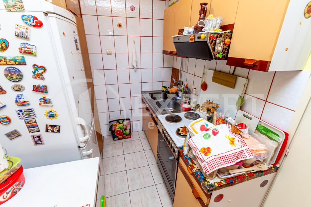 Slika 9 - Stan u zgradi, uknjižen, centralno grejanje, oglas ID p-016130