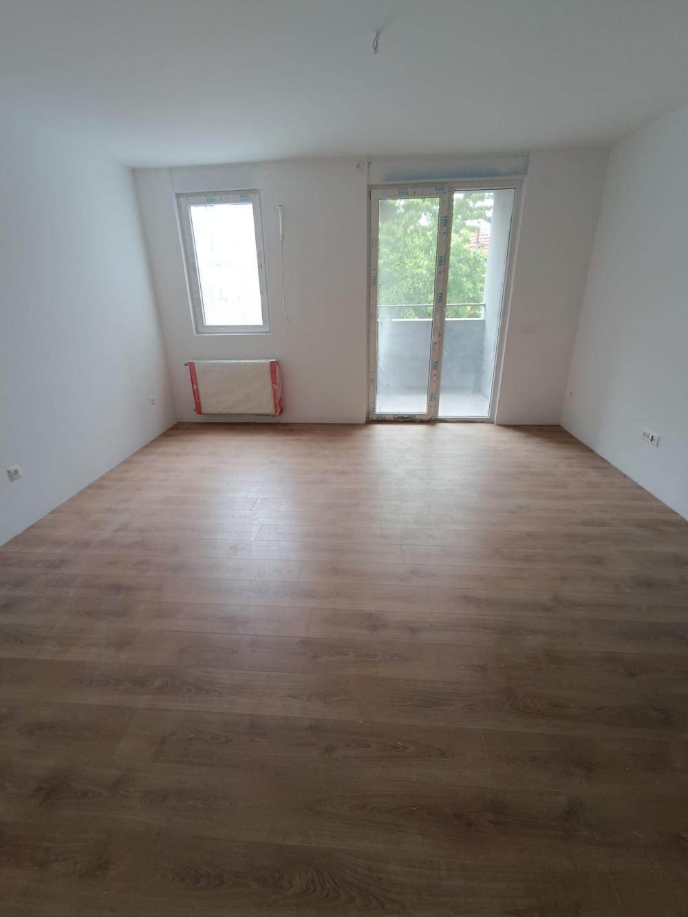 Glavna slika -2.5 stan sa 2 prelepe terase, uskoro useljiv, centar