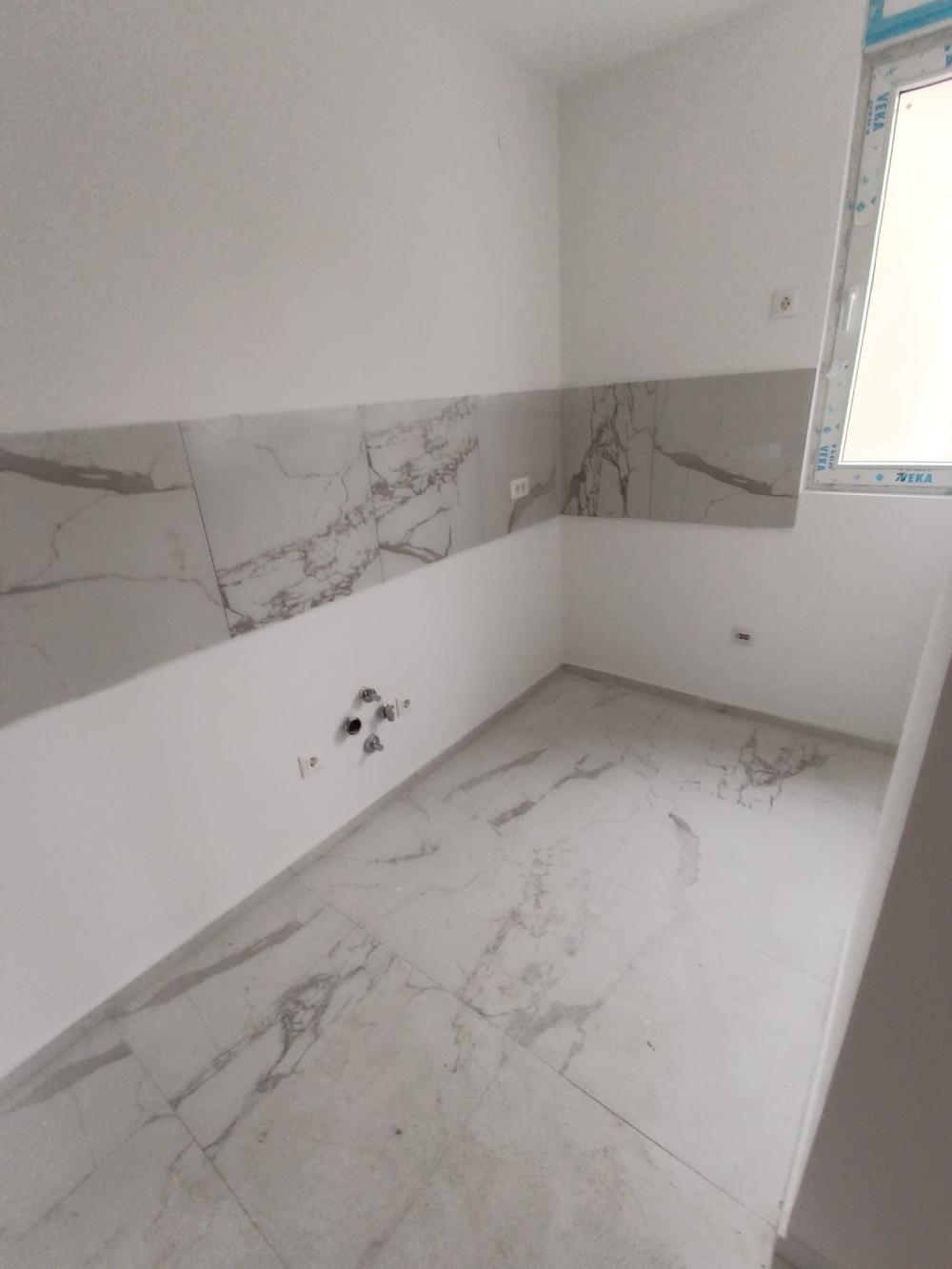 Slika 3 - 2.5 stan sa 2 prelepe terase, uskoro useljiv, centar