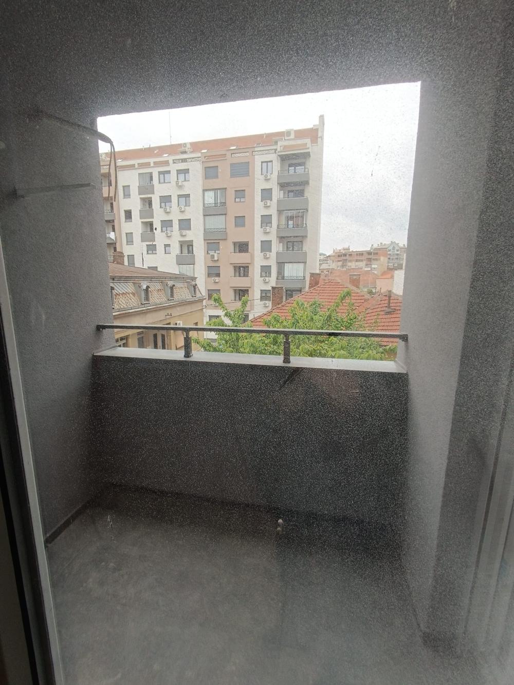 Slika 8 - 2.5 stan sa 2 prelepe terase, uskoro useljiv, centar