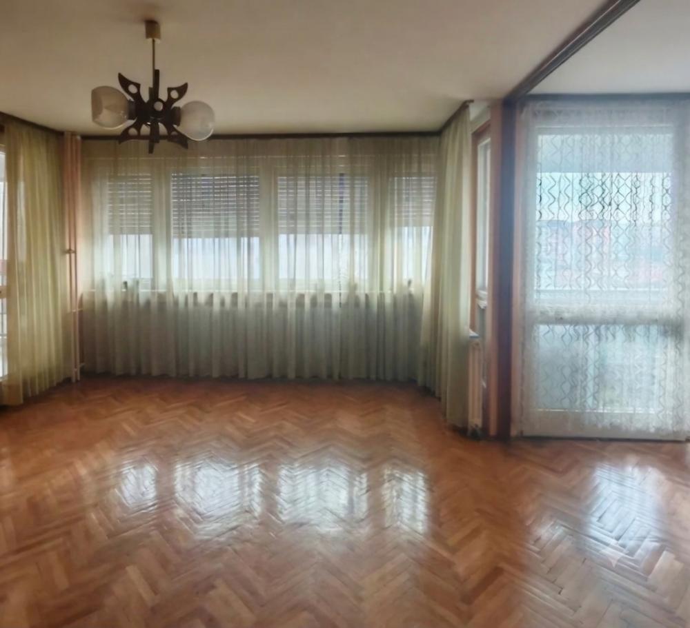 Slika 1 - Na prodaju stan 90m2,Vojvode Tankosica,Dom Zdravlja