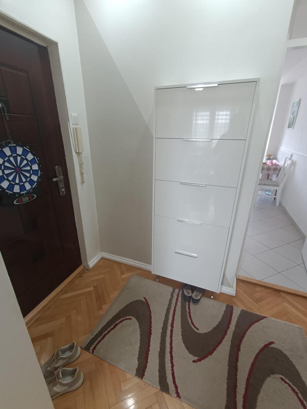 Slika 3 - Prodaja dvoiposobnog stana, Crveni Pevac Niš, terasa, lift