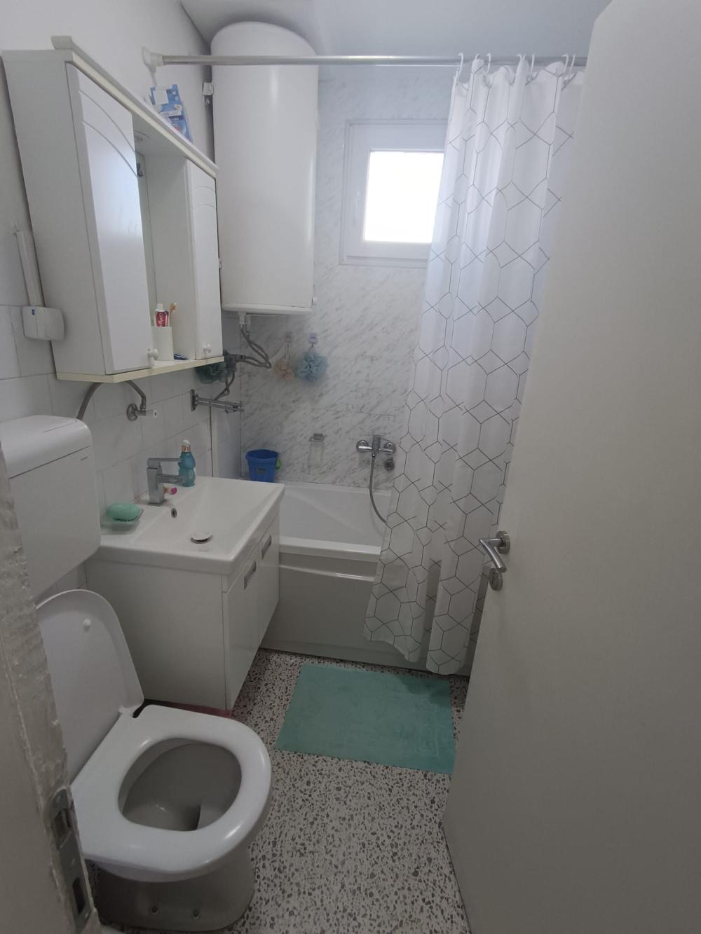 Slika 10 - Prodaja dvoiposobnog stana, Crveni Pevac Niš, terasa, lift