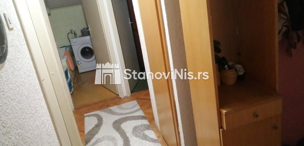 Slika 5 - Prodaja trosobnog stana, Bulevar  Nemanjića 42 Niš, terasa, lift