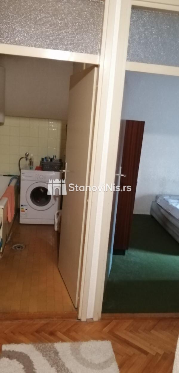 Slika 6 - Prodaja trosobnog stana, Bulevar  Nemanjića 42 Niš, terasa, lift