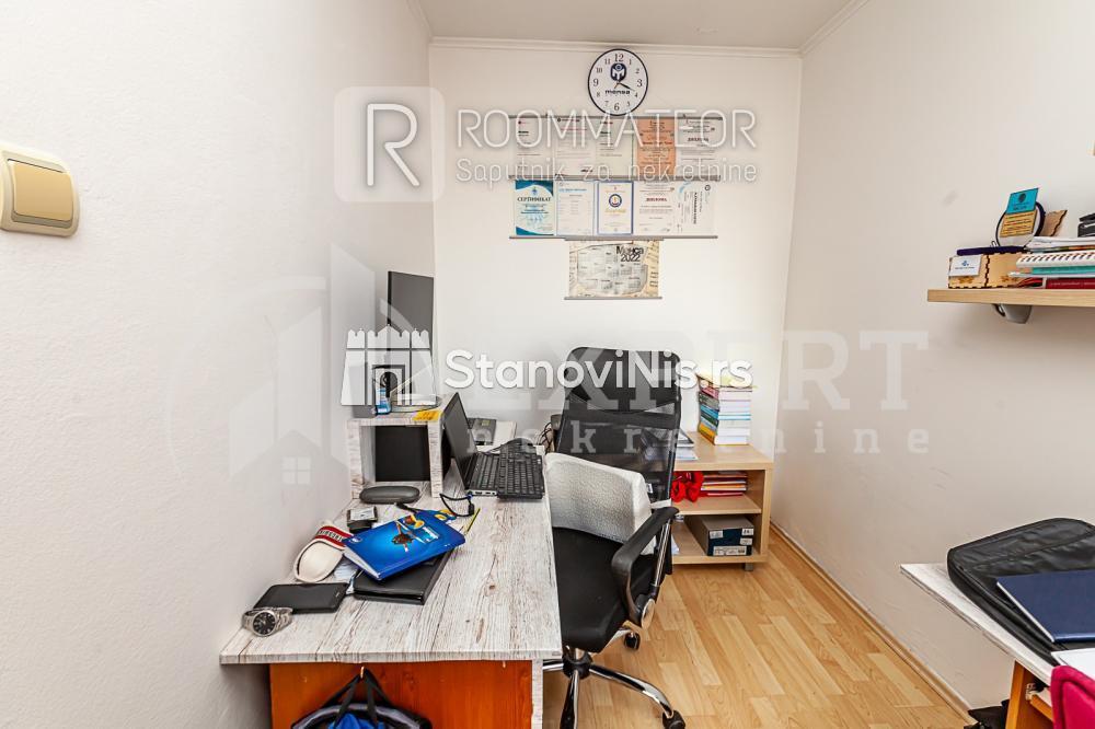 Slika 10 - Stan u zgradi, uknjižen, centralno grejanje, oglas ID p-09992