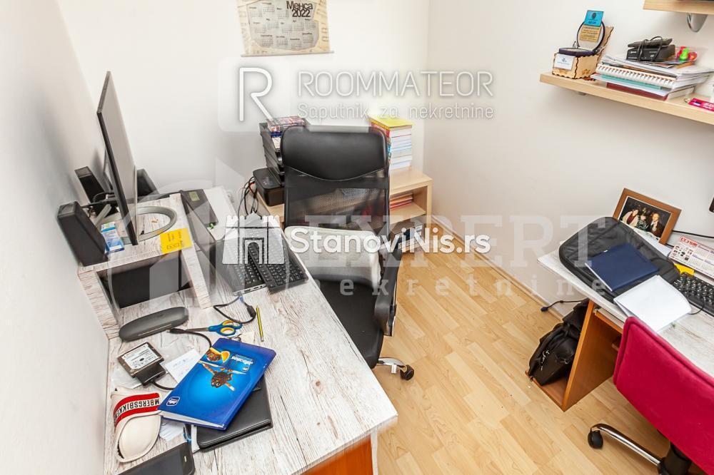 Slika 11 - Stan u zgradi, uknjižen, centralno grejanje, oglas ID p-09992