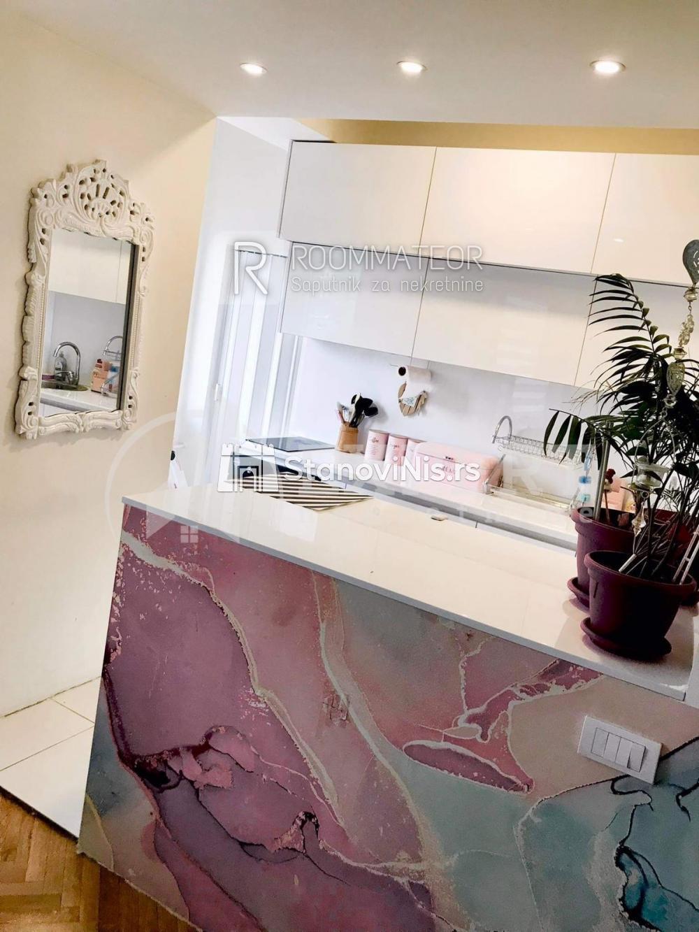 Slika 9 - Stan u zgradi, uknjižen, centralno grejanje, oglas ID p-09148