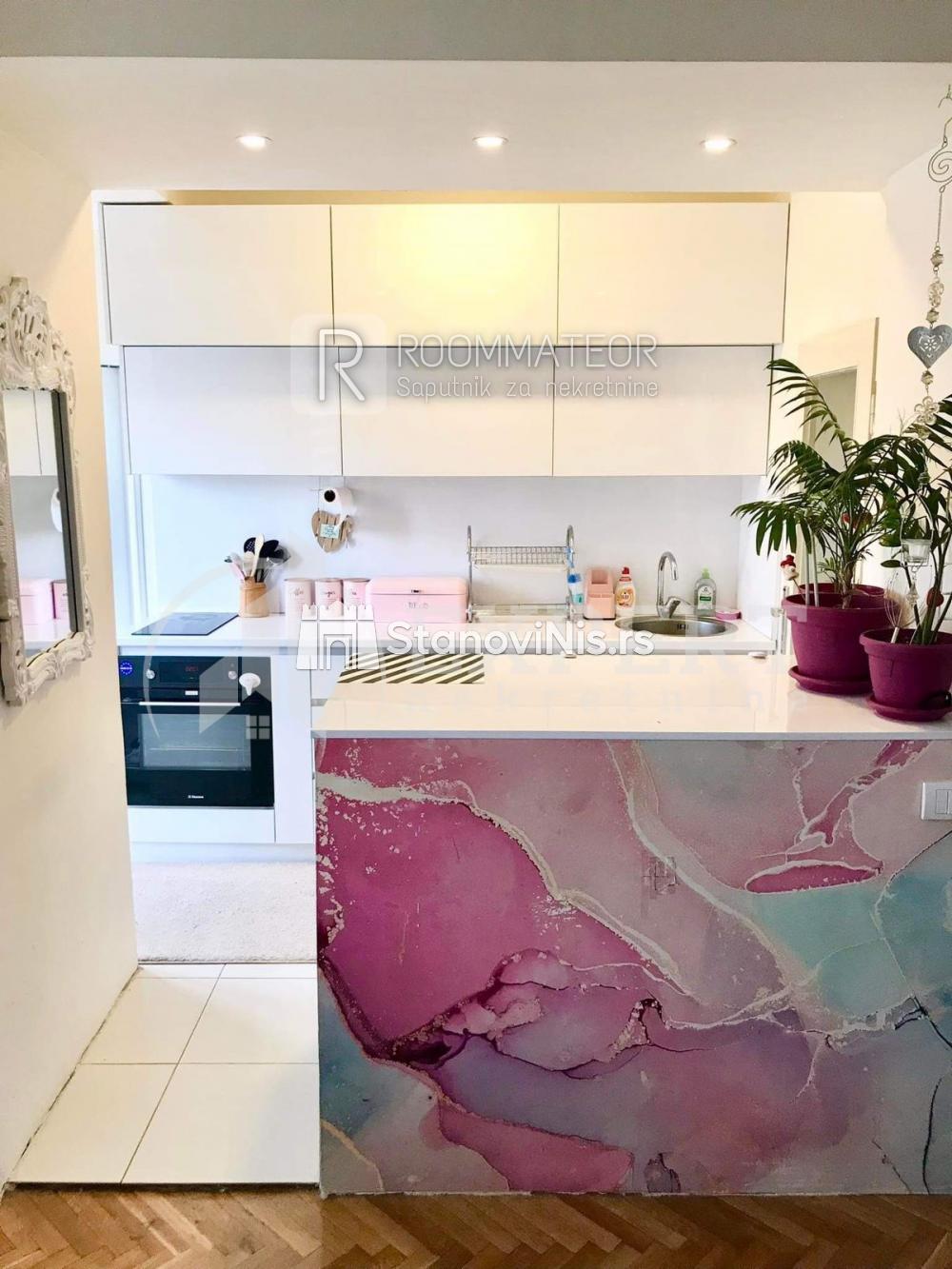 Slika 8 - Stan u zgradi, uknjižen, centralno grejanje, oglas ID p-09148