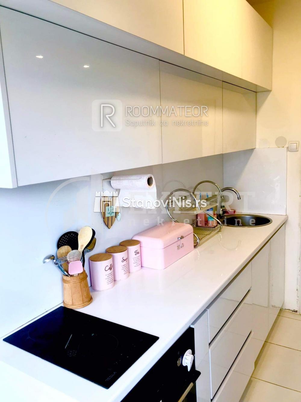 Slika 11 - Stan u zgradi, uknjižen, centralno grejanje, oglas ID p-09148