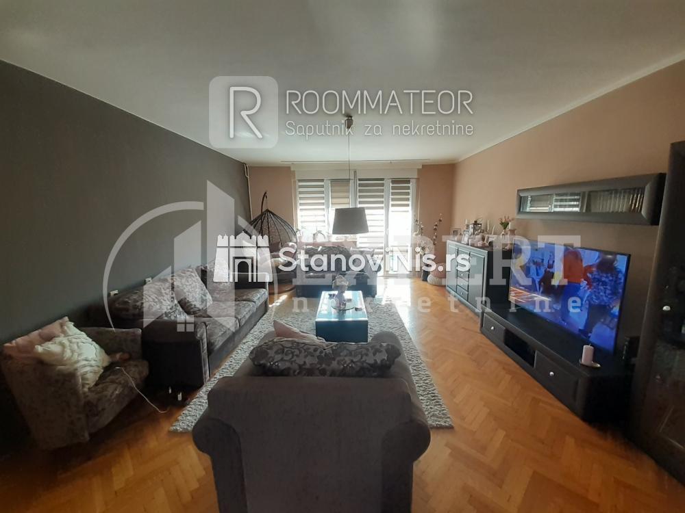 Glavna slika -Stan u zgradi, uknjižen, centralno grejanje, oglas ID p-08921