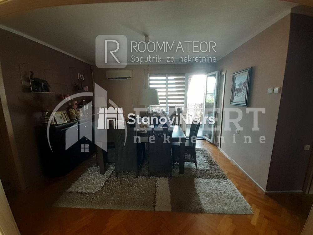 Slika 4 - Stan u zgradi, uknjižen, centralno grejanje, oglas ID p-08921