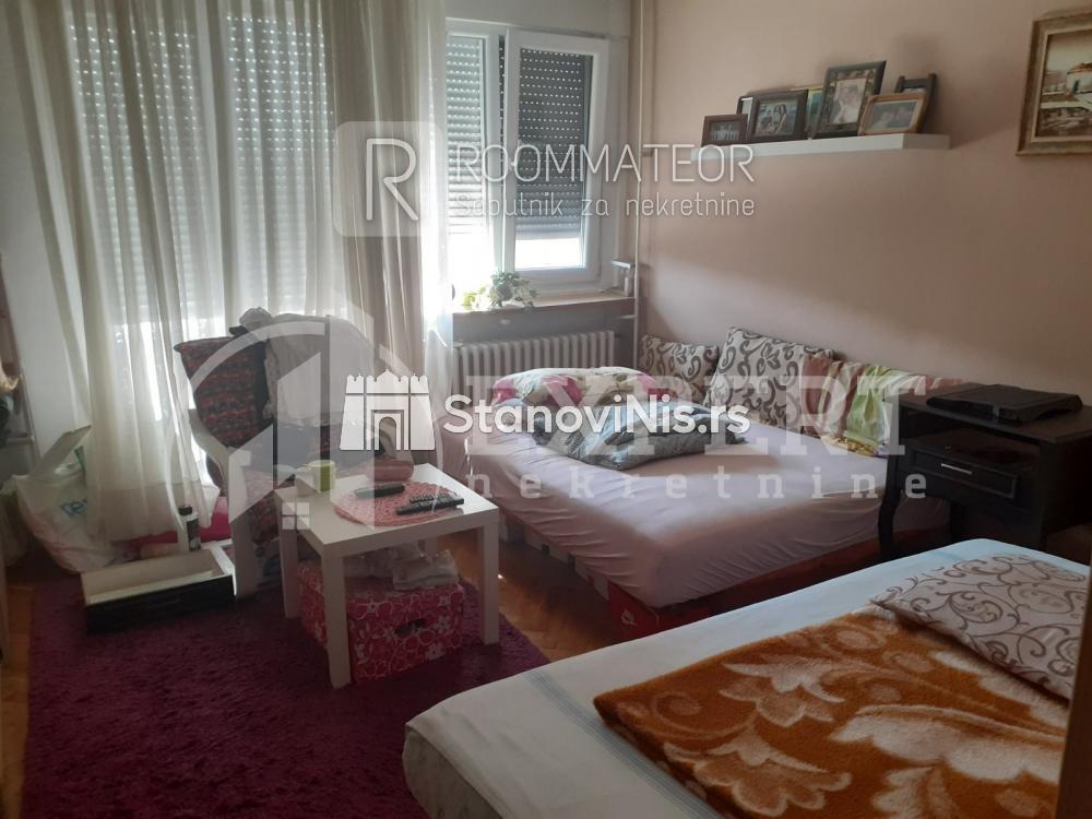 Slika 2 - Stan u zgradi, uknjižen, centralno grejanje, oglas ID p-08921