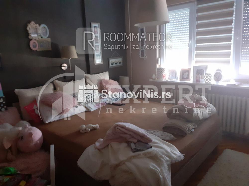 Slika 3 - Stan u zgradi, uknjižen, centralno grejanje, oglas ID p-08921