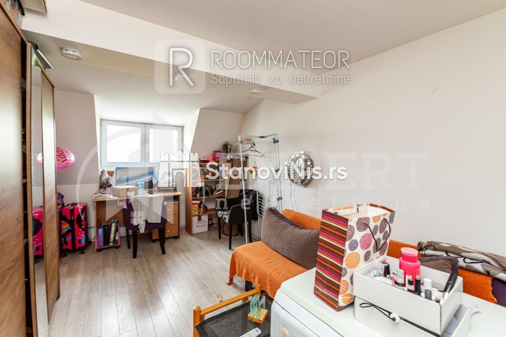 Slika 5 - Stan u zgradi, novogradnja, uknjižen, grejanje na struju, oglas ID p-08834