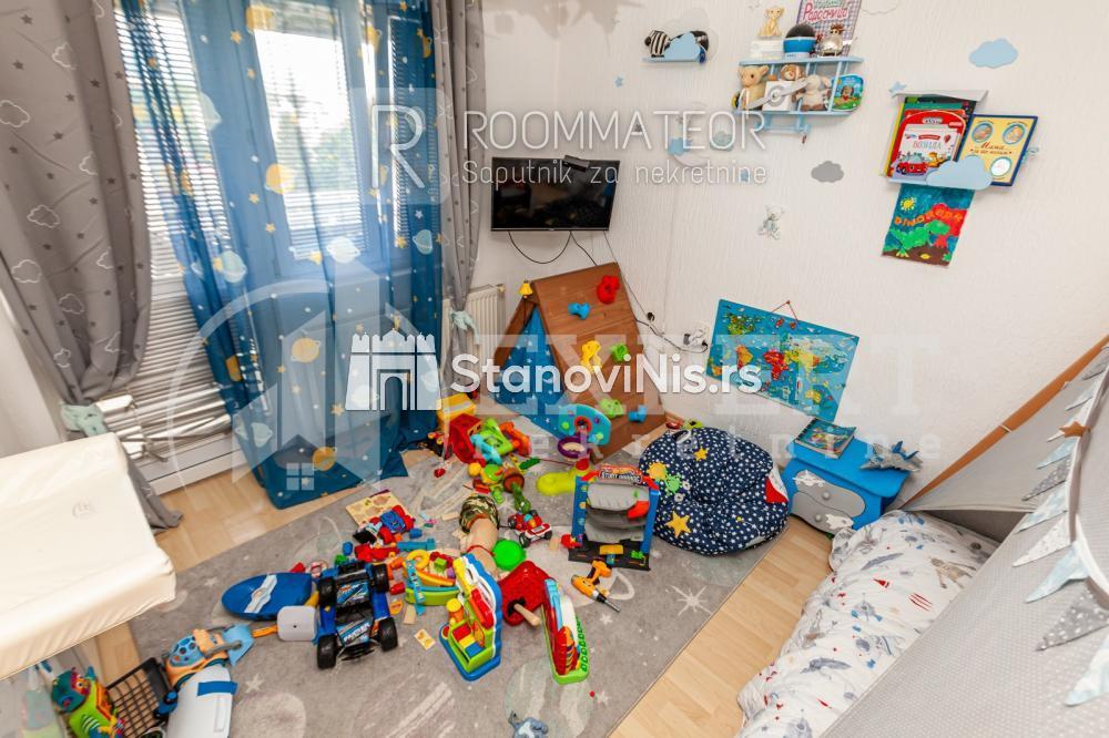 Slika 5 - Stan u zgradi, uknjižen, etažno grejanje, oglas ID p-08729