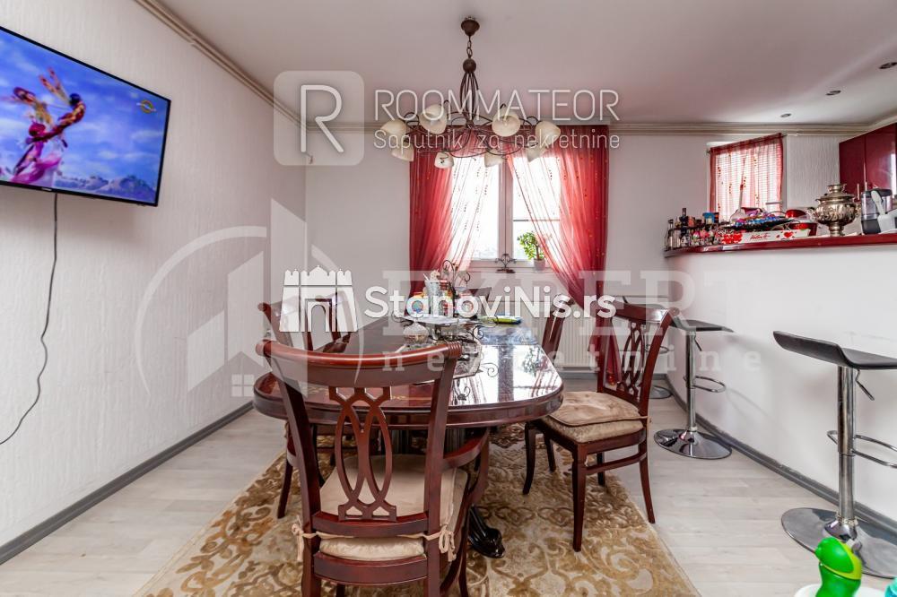 Slika 11 - Stan u zgradi, uknjižen, etažno grejanje, oglas ID p-08729