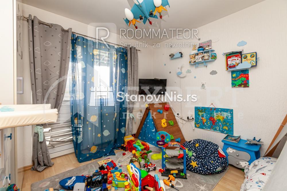 Slika 6 - Stan u zgradi, uknjižen, etažno grejanje, oglas ID p-08729