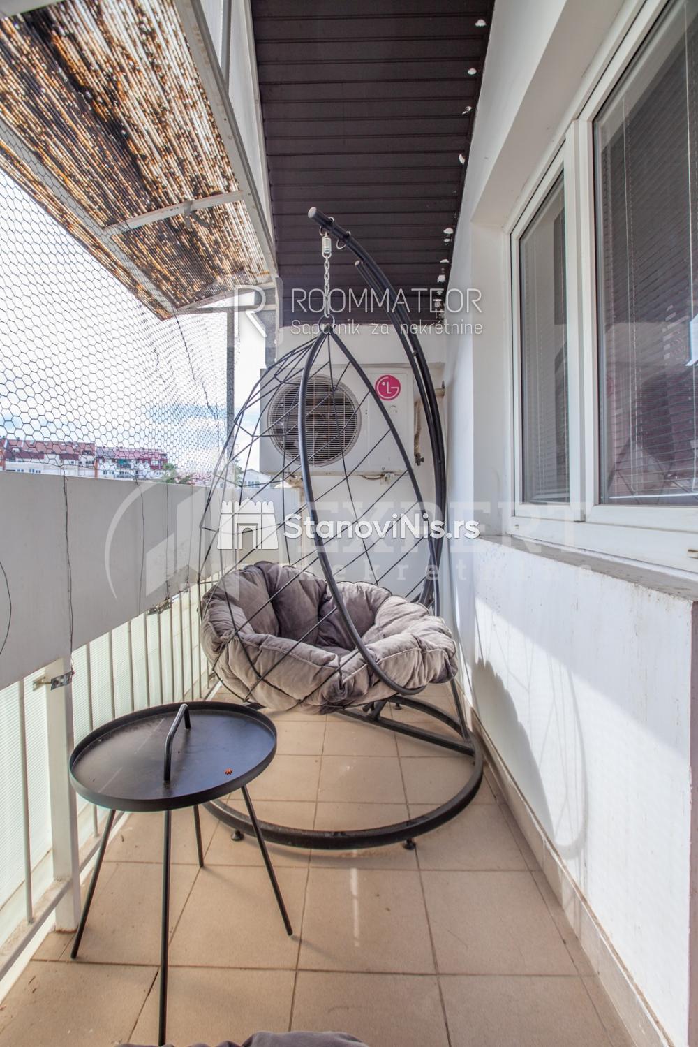 Slika 3 - Stan u zgradi, uknjižen, etažno grejanje, oglas ID p-08729