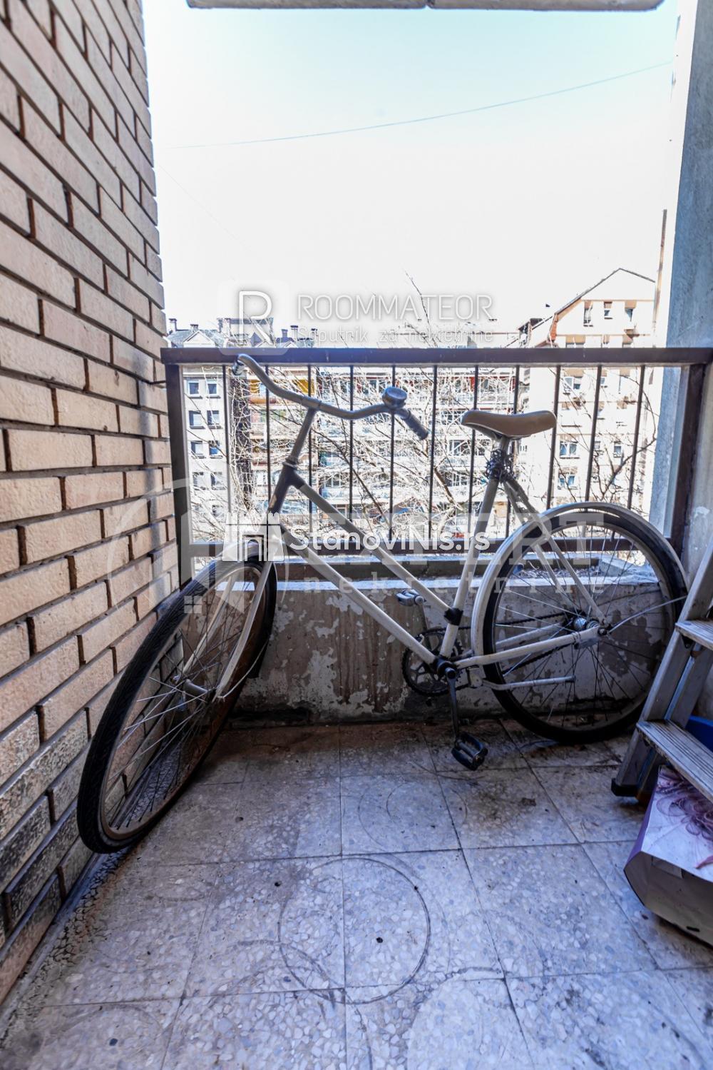 Slika 3 - Stan u zgradi, uknjižen, centralno grejanje, oglas ID p-08253