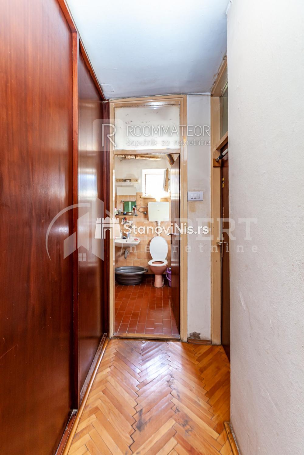 Slika 7 - Stan u zgradi, uknjižen, centralno grejanje, oglas ID p-08253