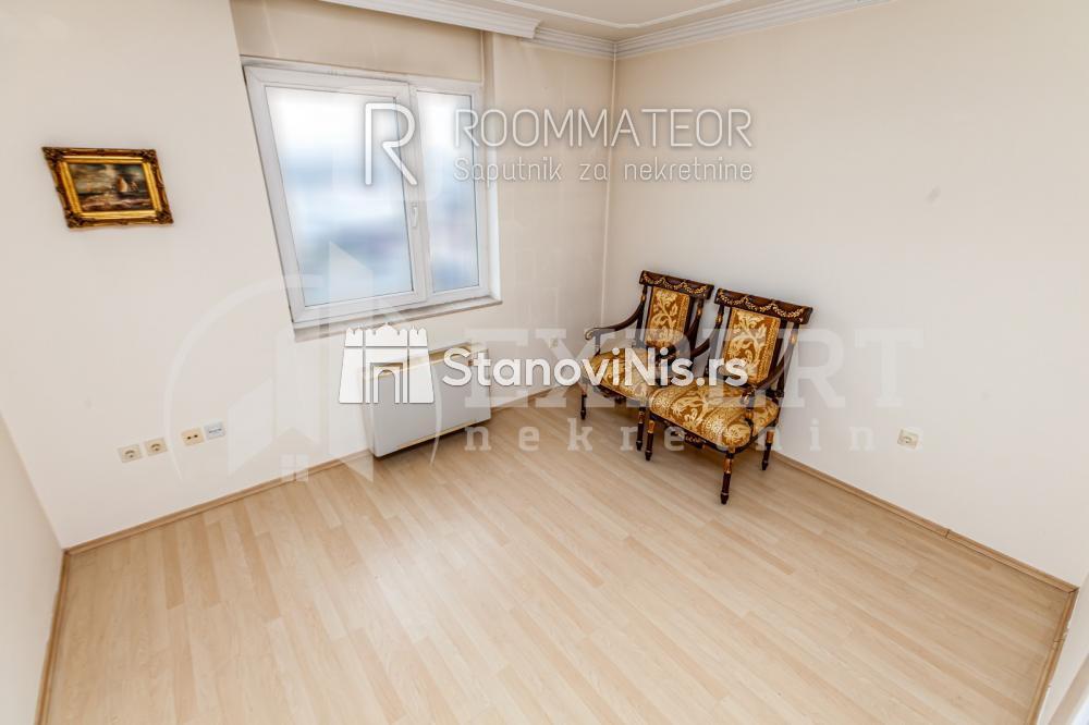 Slika 6 - Stan u zgradi, uknjižen, centralno grejanje, oglas ID p-08266