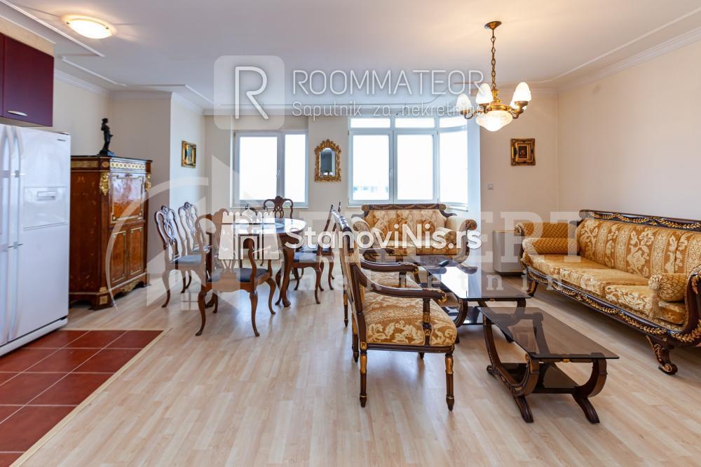 Glavna slika -Stan u zgradi, uknjižen, centralno grejanje, oglas ID p-08266