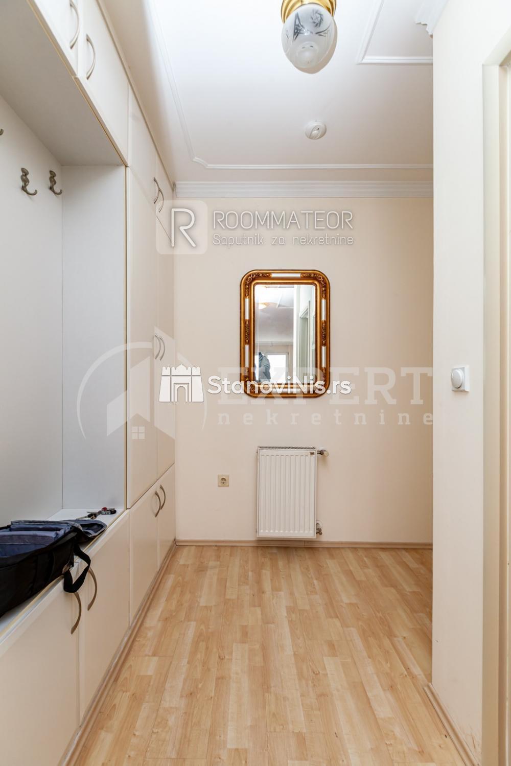 Slika 10 - Stan u zgradi, uknjižen, centralno grejanje, oglas ID p-08266