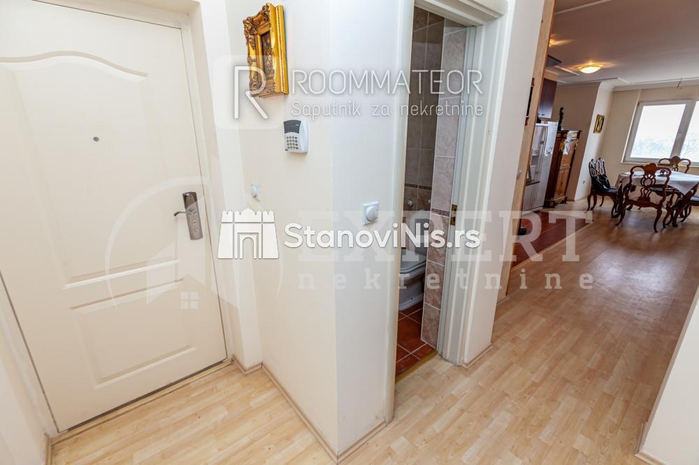 Slika 11 - Stan u zgradi, uknjižen, centralno grejanje, oglas ID p-08266