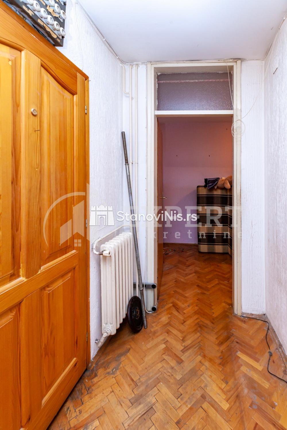 Slika 3 - Stan u zgradi, uknjižen, centralno grejanje, oglas ID p-08006