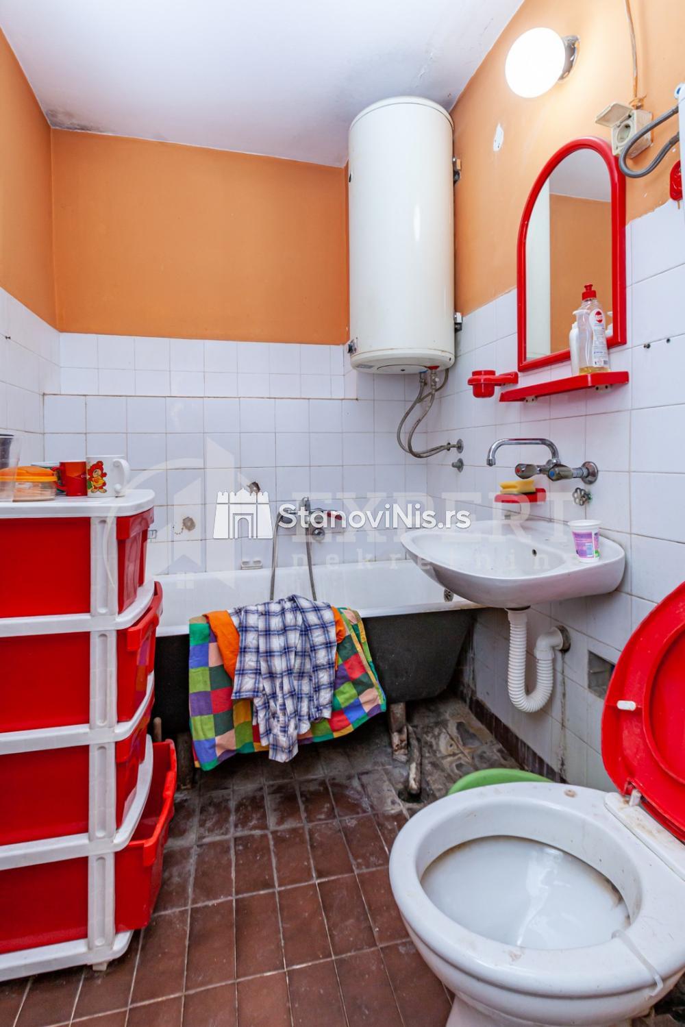 Slika 6 - Stan u zgradi, uknjižen, centralno grejanje, oglas ID p-08006