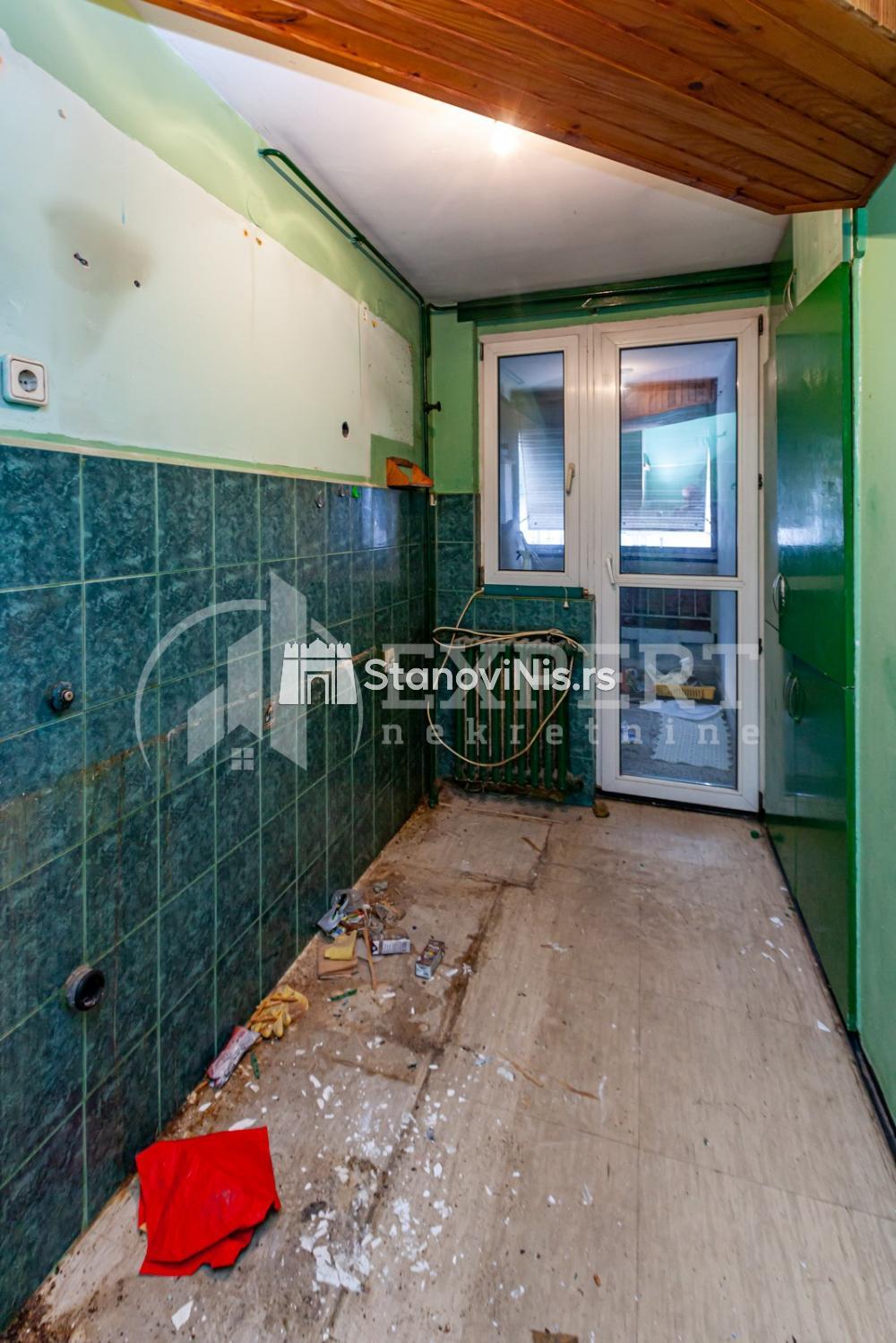 Slika 4 - Stan u zgradi, uknjižen, centralno grejanje, oglas ID p-08006