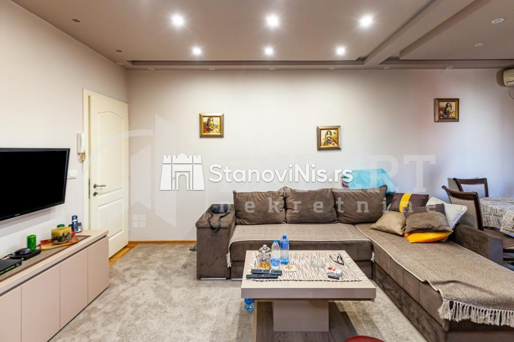 Glavna slika -Stan u zgradi, novogradnja, uknjižen, centralno grejanje, oglas ID p-07942