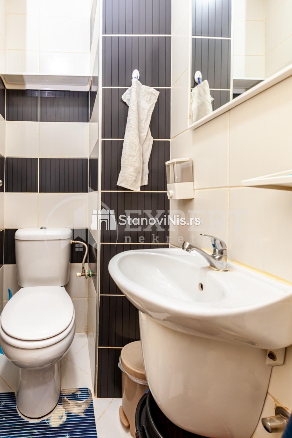 Slika 9 - Stan u zgradi, novogradnja, uknjižen, centralno grejanje, oglas ID p-07942