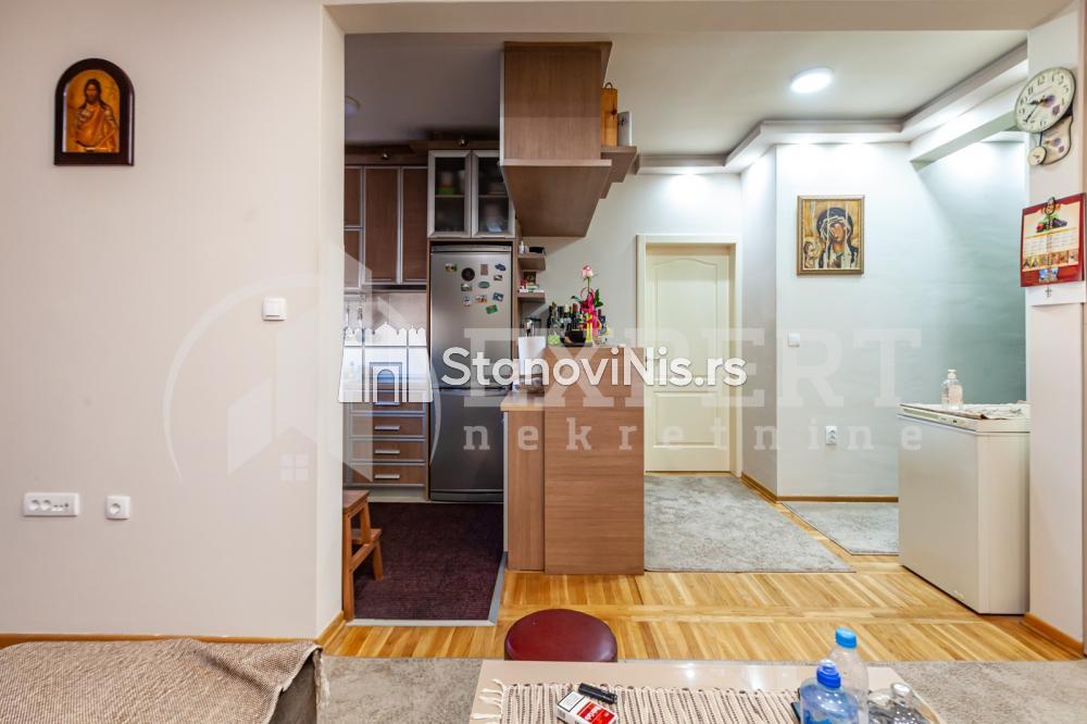 Slika 8 - Stan u zgradi, novogradnja, uknjižen, centralno grejanje, oglas ID p-07942