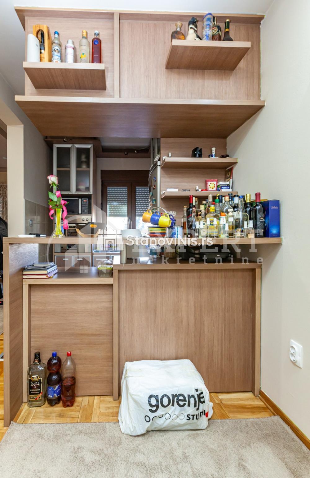 Slika 7 - Stan u zgradi, novogradnja, uknjižen, centralno grejanje, oglas ID p-07942