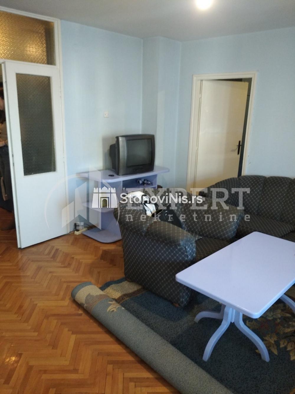 Slika 4 - Stan u zgradi, uknjižen, centralno grejanje, oglas ID p-07907