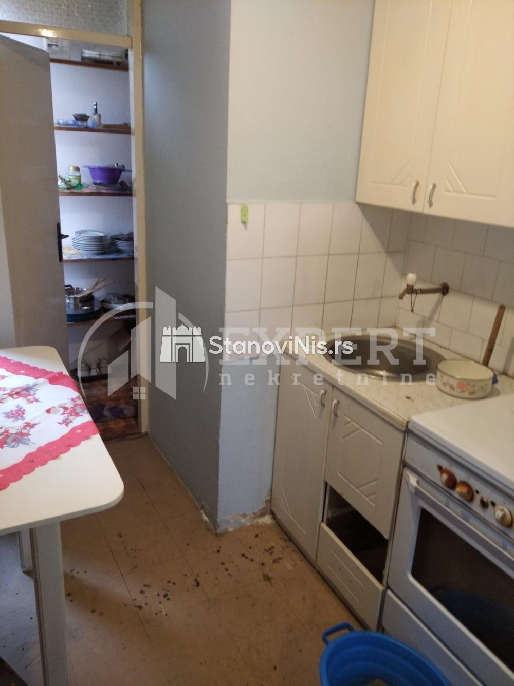 Slika 9 - Stan u zgradi, uknjižen, centralno grejanje, oglas ID p-07907