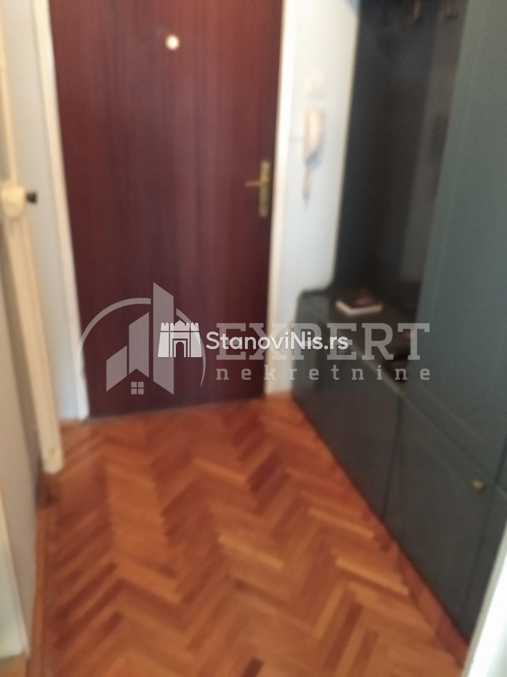 Slika 11 - Stan u zgradi, uknjižen, centralno grejanje, oglas ID p-07907