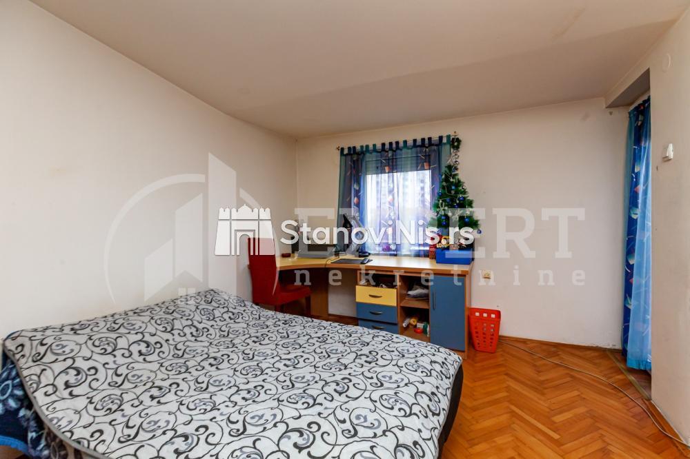 Slika 11 - Stan u zgradi, uknjižen, grejanje na struju, oglas ID p-07561