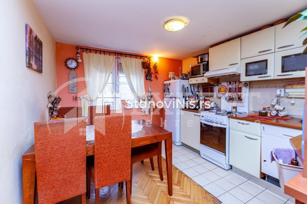 Slika 6 - Stan u zgradi, uknjižen, grejanje na struju, oglas ID p-07561